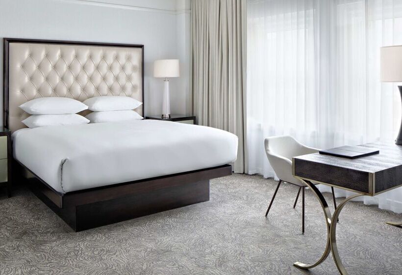هتل Amway Grand Plazacurio Collection By Hilton