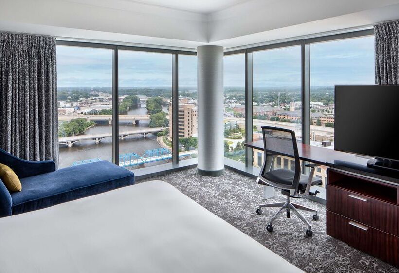 هتل Amway Grand Plazacurio Collection By Hilton