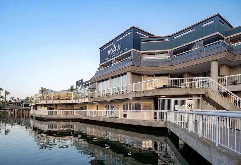 Bay Club Hotel And Marina