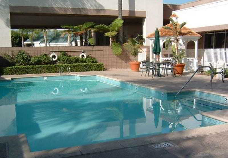فندق Courtyard By Marriott Baldwin Park