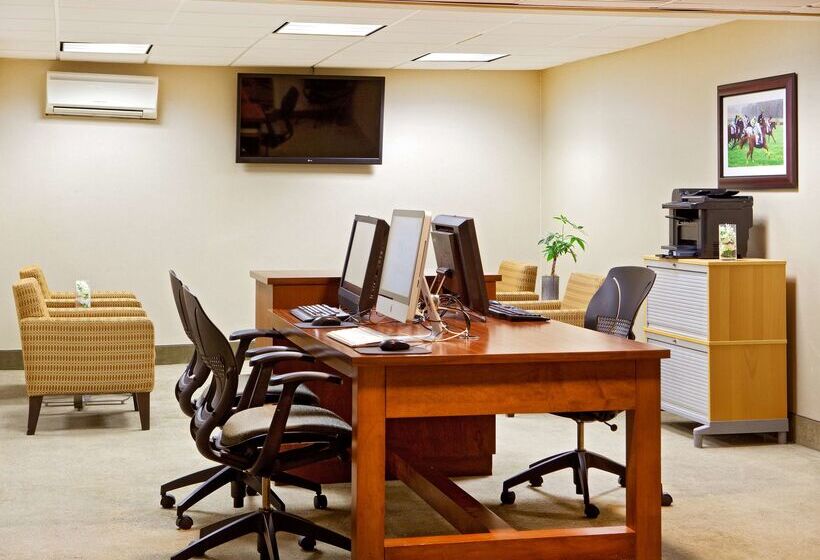 בית מלון כפרי Doubletree By Hilton Baltimore North Pikesville