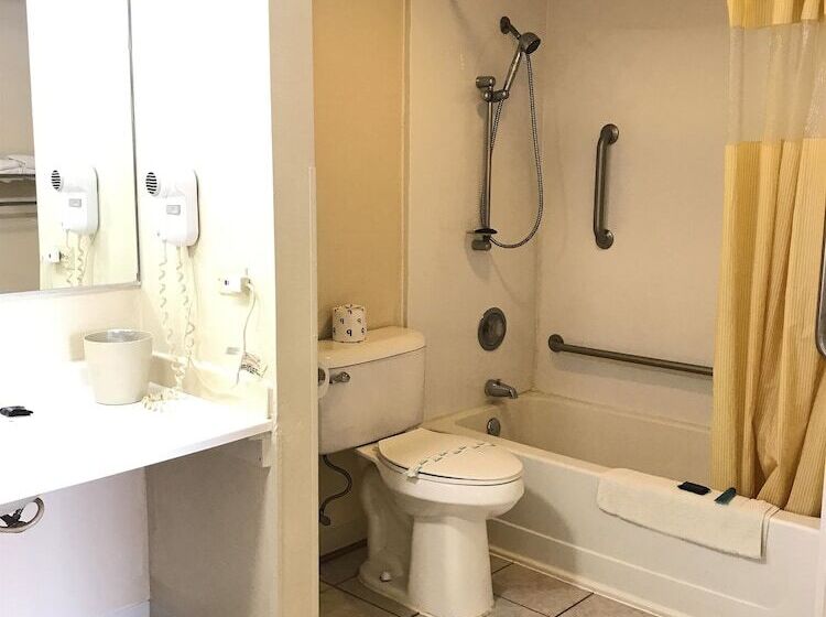 Отель Fairbridge Inn Express Barrington