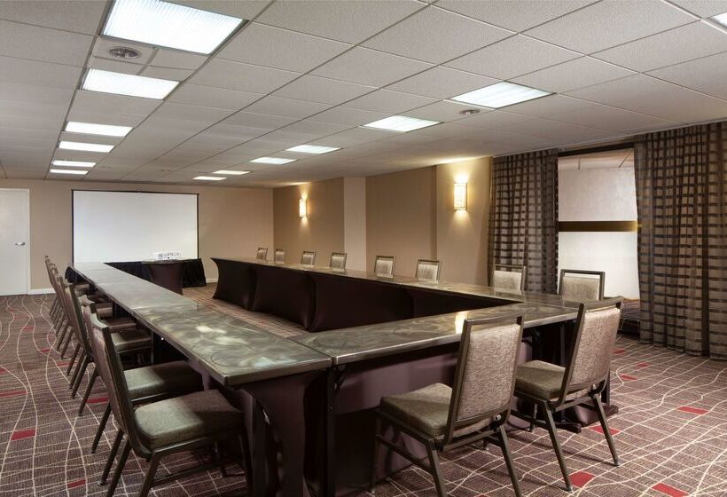 هتل Hilton Boston Back Bay