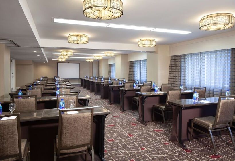 هتل Hilton Boston Back Bay