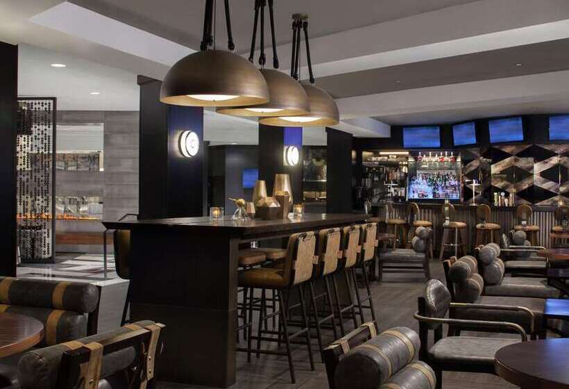 هتل Hilton Boston Back Bay