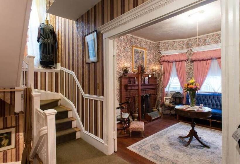 בית מלון כפרי The Coolidge Corner Guest House: A Brookline Bed And Breakfast