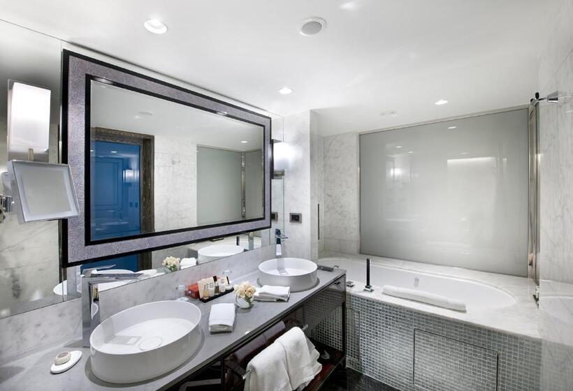 ホテル The Marmara Taksim