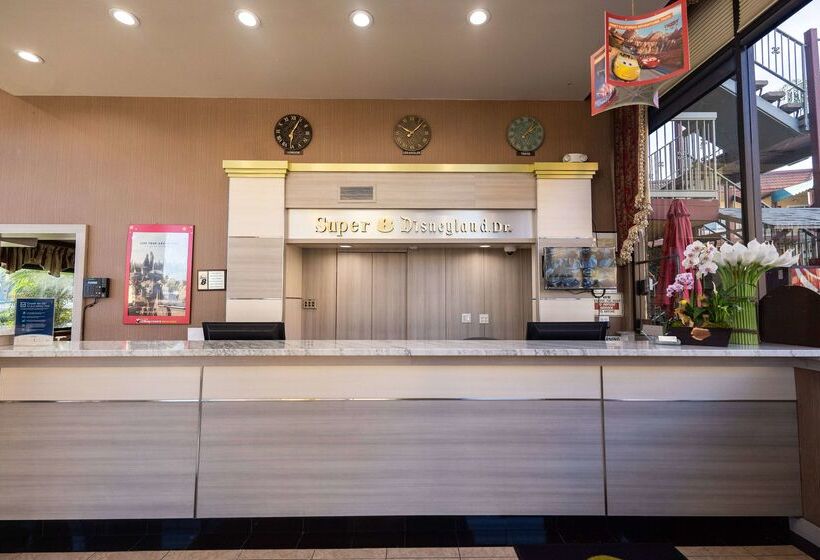 Мотель Super 8 By Wyndham Anaheim/disneyland Drive
