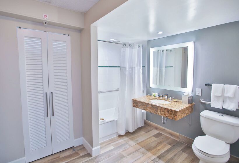 استراحتگاه Bahia Mar Ft. Lauderdale Beach  A Doubletree By Hilton
