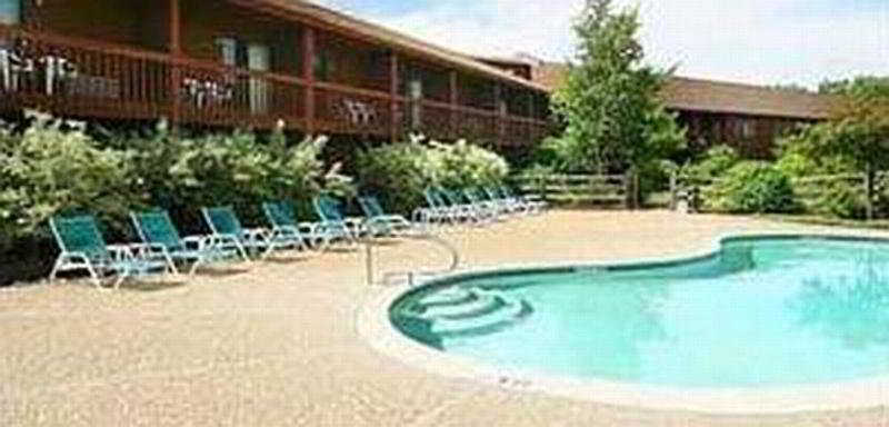 استراحتگاه Fireside Inn & Suites Gilford