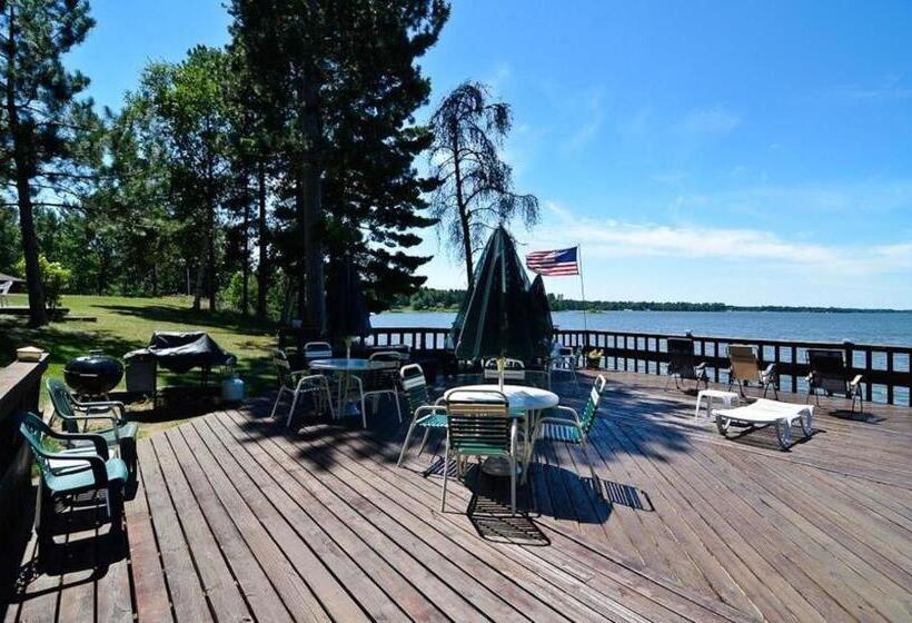 Мотель Centerstone Resort Lake Aire