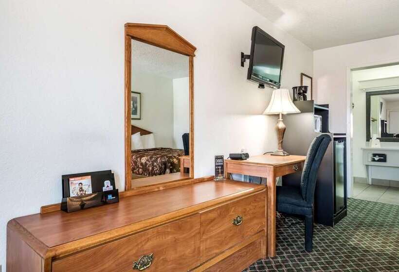 בית מלון כפרי Americas Best Value Inn Paris