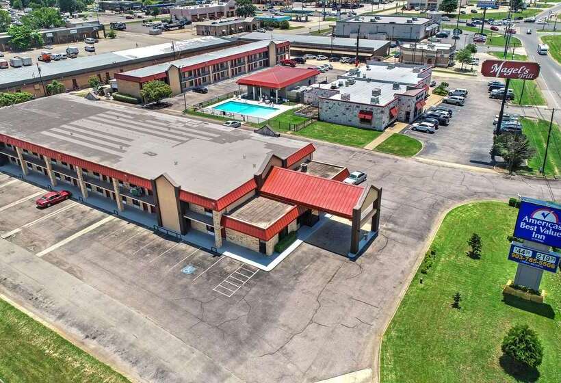 בית מלון כפרי Americas Best Value Inn Paris