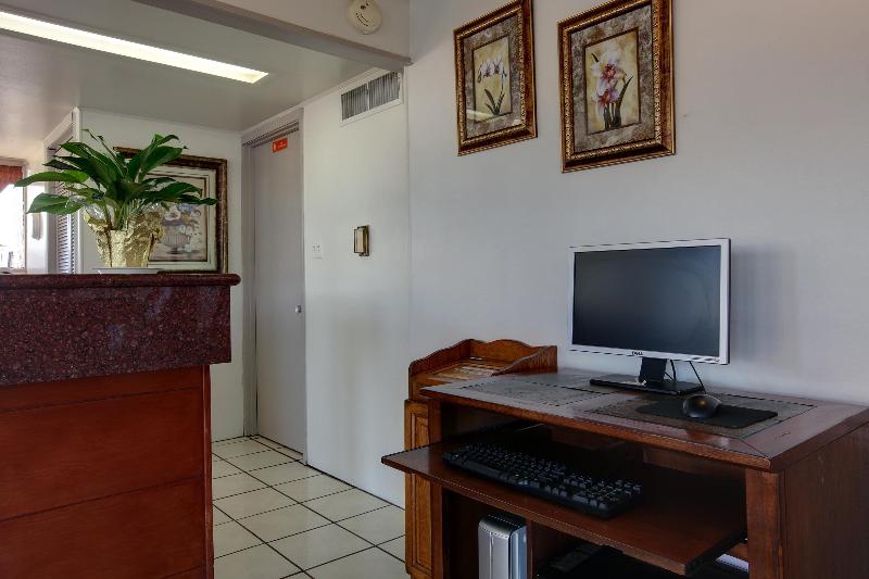 酒店 Americas Best Value Inn Uvalde