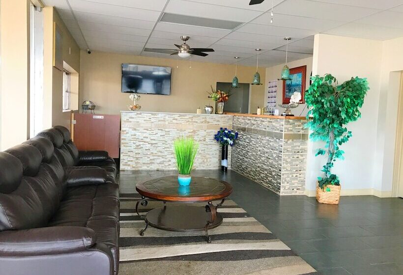 فندق Appletree Inn