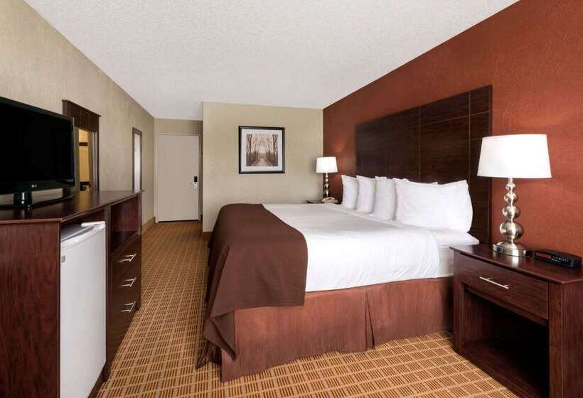 هتل Baymont By Wyndham Midland Airport
