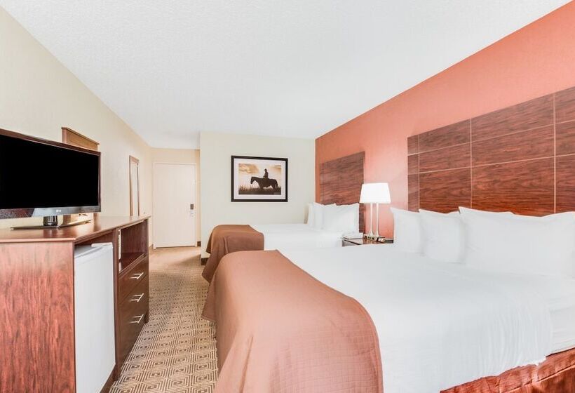 هتل Baymont By Wyndham Midland Airport