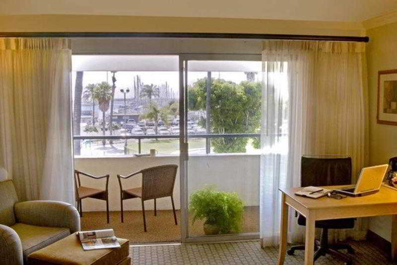 هتل Beachside Inn