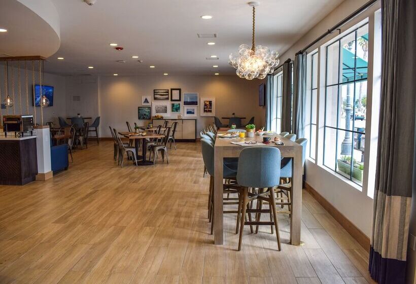هتل Beachside Inn