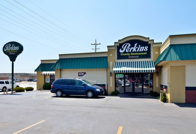 בית מלון כפרי Best Western Angus Inn
