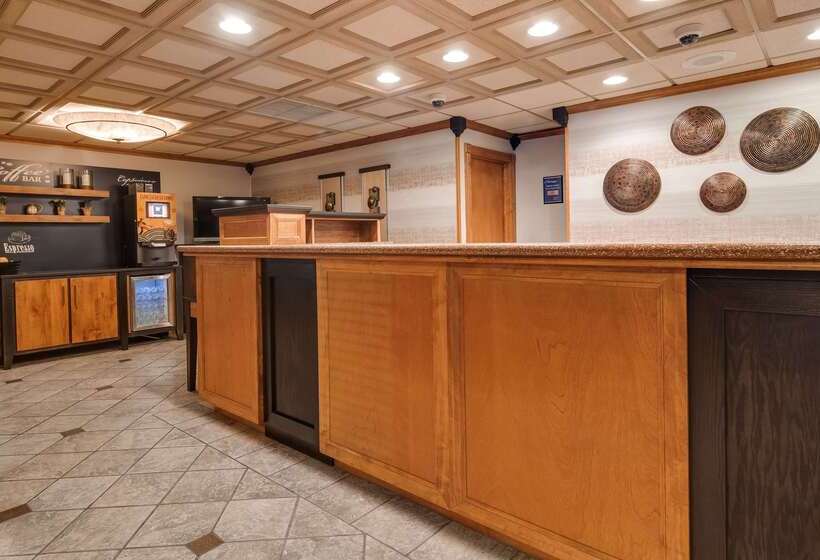 בית מלון כפרי Best Western Angus Inn