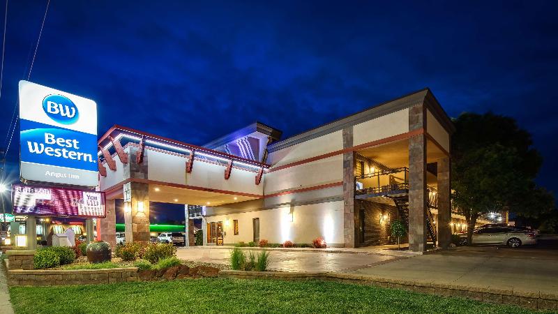 בית מלון כפרי Best Western Angus Inn