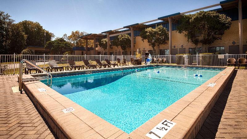 בית מלון כפרי Best Western Crossroads Inn