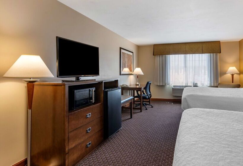 בית מלון כפרי Best Western Desert Inn