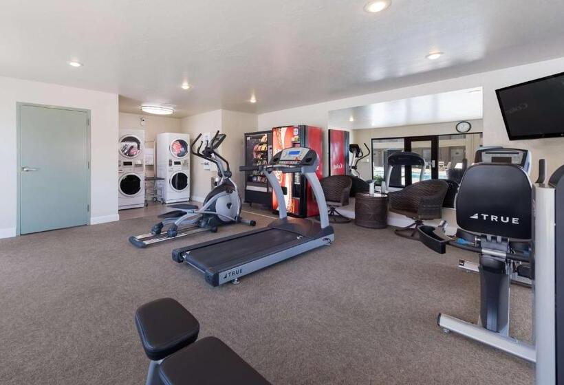 Отель Best Western Foothills Inn
