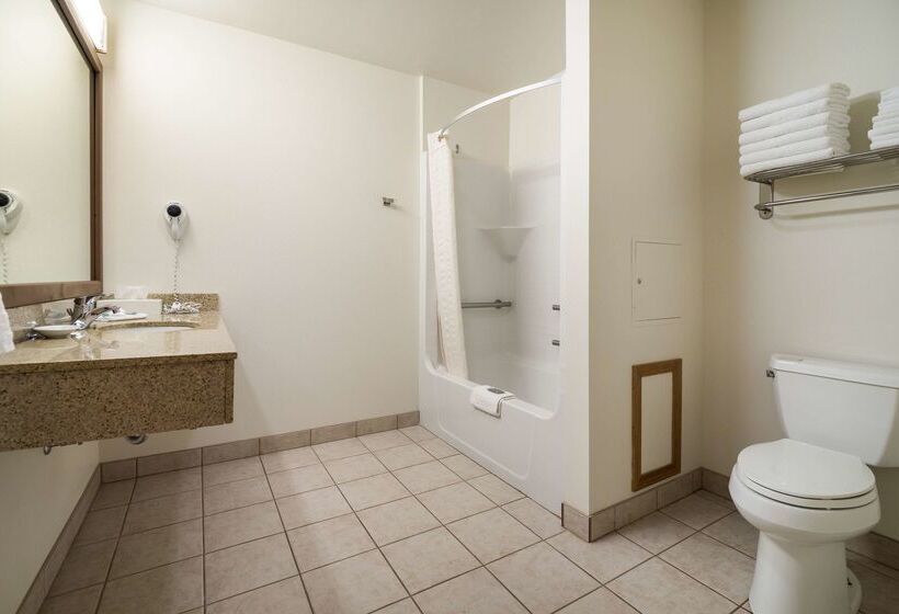 هتل Best Western Golden Spike Inn & Suites