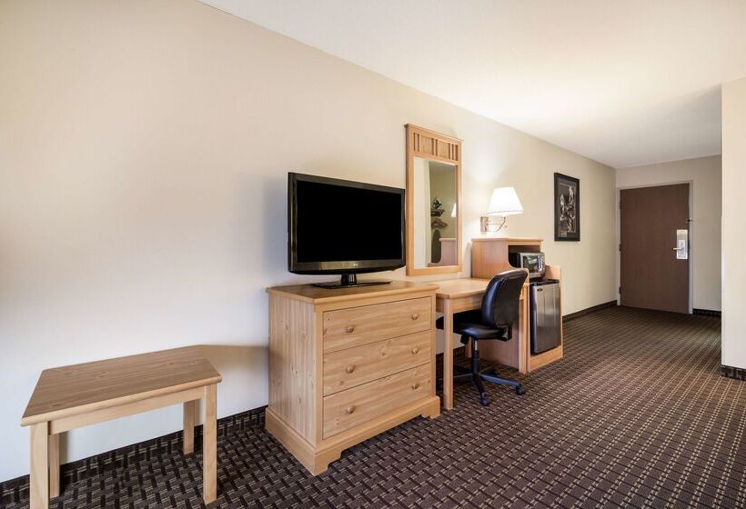 هتل Best Western Golden Spike Inn & Suites