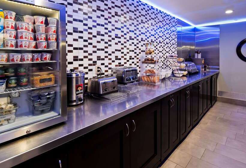 בית מלון כפרי Best Western Mccarran Inn
