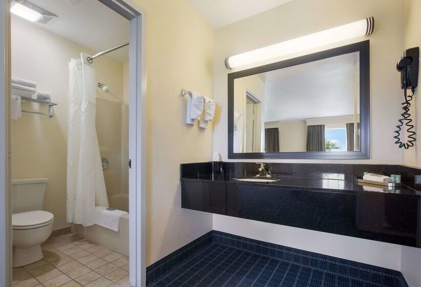 בית מלון כפרי Best Western Parkside Inn