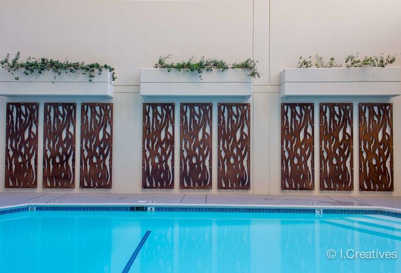 هتل Best Western Plus Bayside Inn