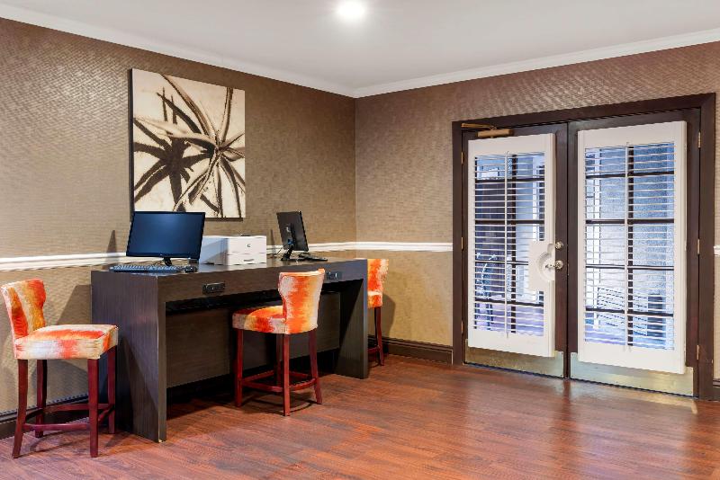فندق Best Western Plus Brookside Inn