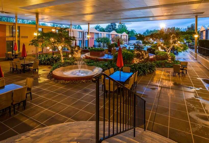 فندق Best Western Plus Burlington