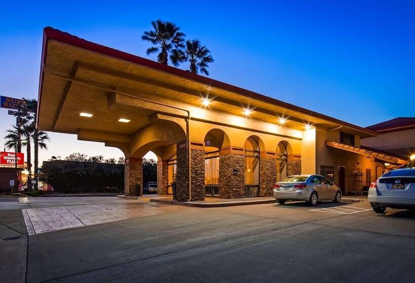 هتل Best Western Plus Executive Inn & Suites