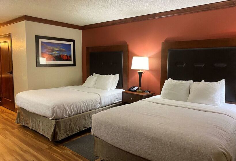 هتل Best Western Plus Greenwell Inn