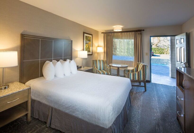 בית מלון כפרי Best Western Plus Hilltop Inn