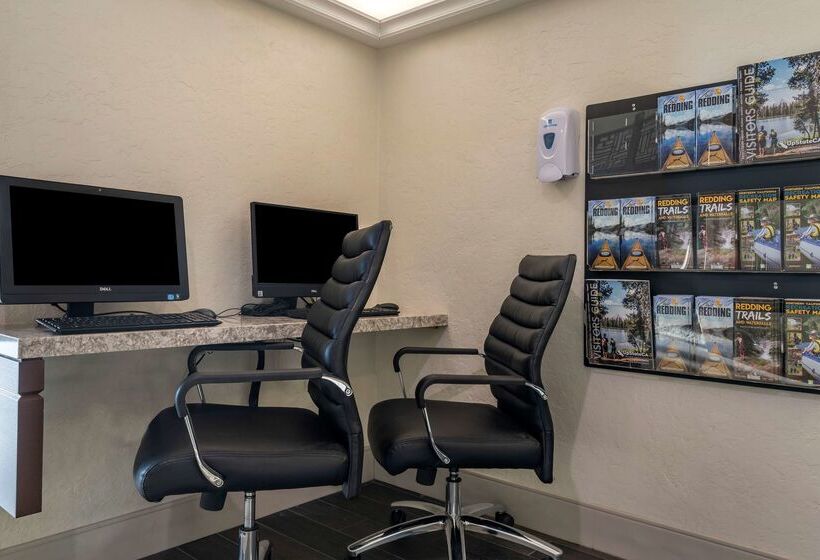 בית מלון כפרי Best Western Plus Hilltop Inn