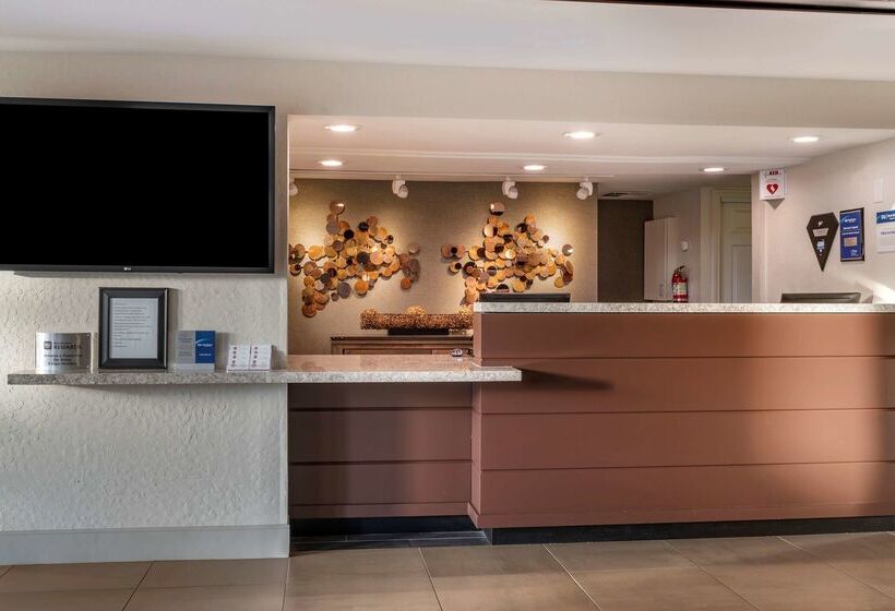 בית מלון כפרי Best Western Plus Hilltop Inn