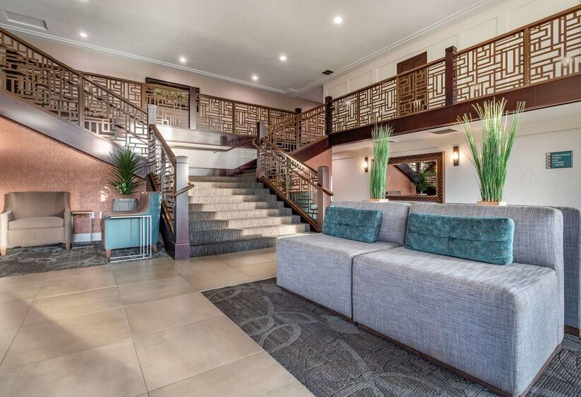 בית מלון כפרי Best Western Plus Hilltop Inn