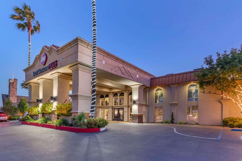 בית מלון כפרי Best Western Plus Hilltop Inn