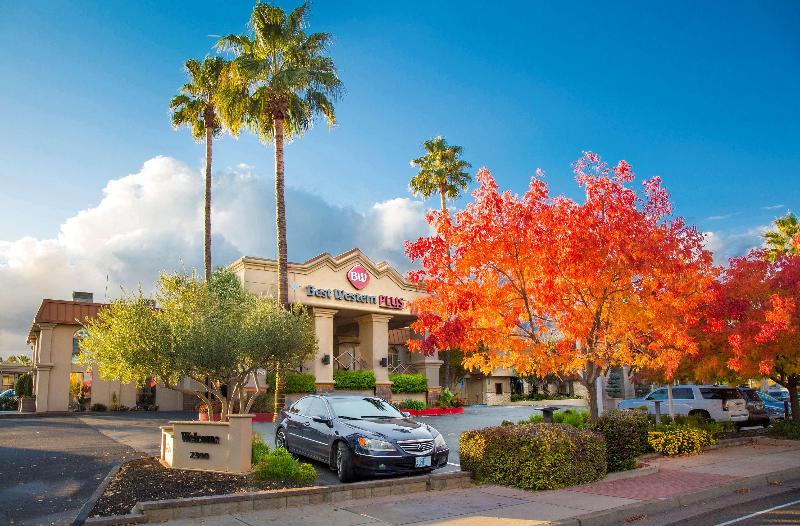 בית מלון כפרי Best Western Plus Hilltop Inn