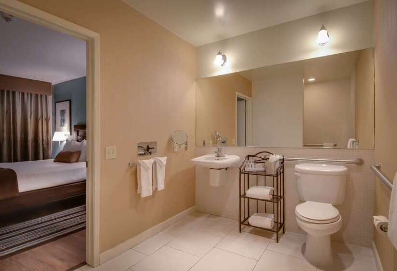 هتل Best Western At Ventura Pier