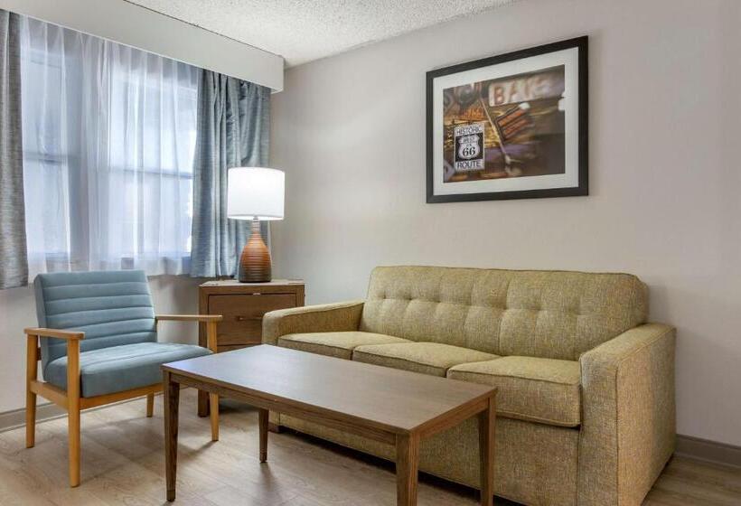 هتل Best Western Plus Kings Inn And Suites