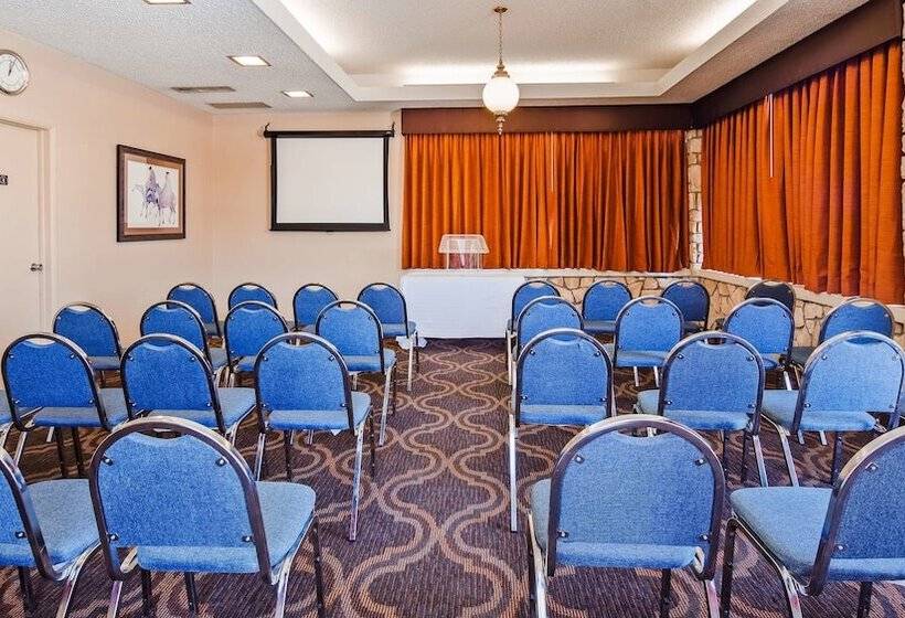 هتل Best Western Plus Kings Inn And Suites