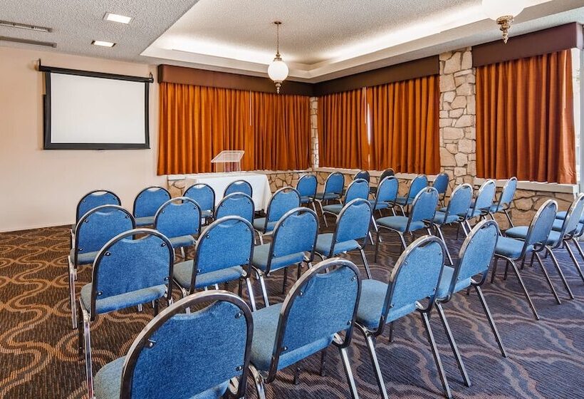 هتل Best Western Plus Kings Inn And Suites