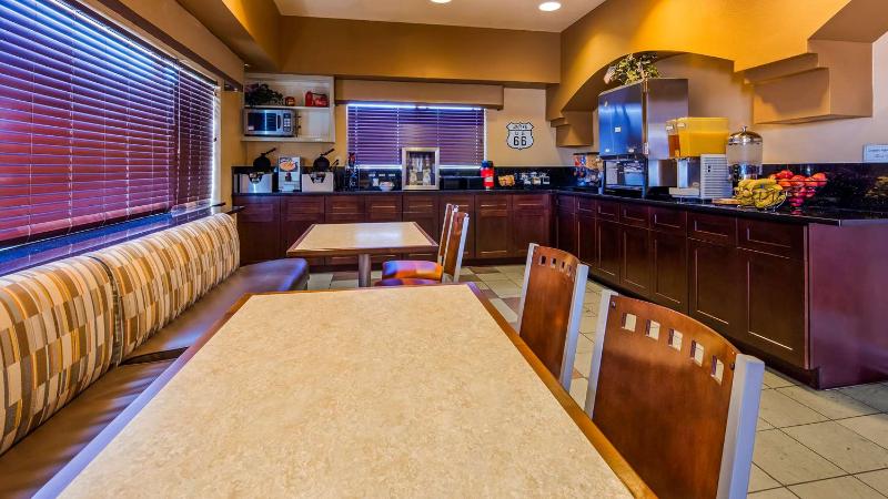هتل Best Western Plus Kings Inn And Suites