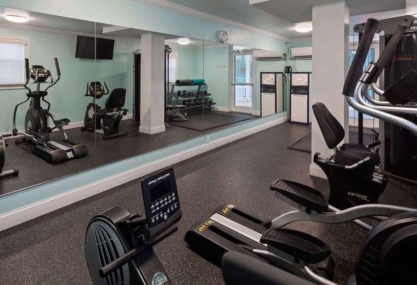 هتل Best Western Plus Oceanside Inn